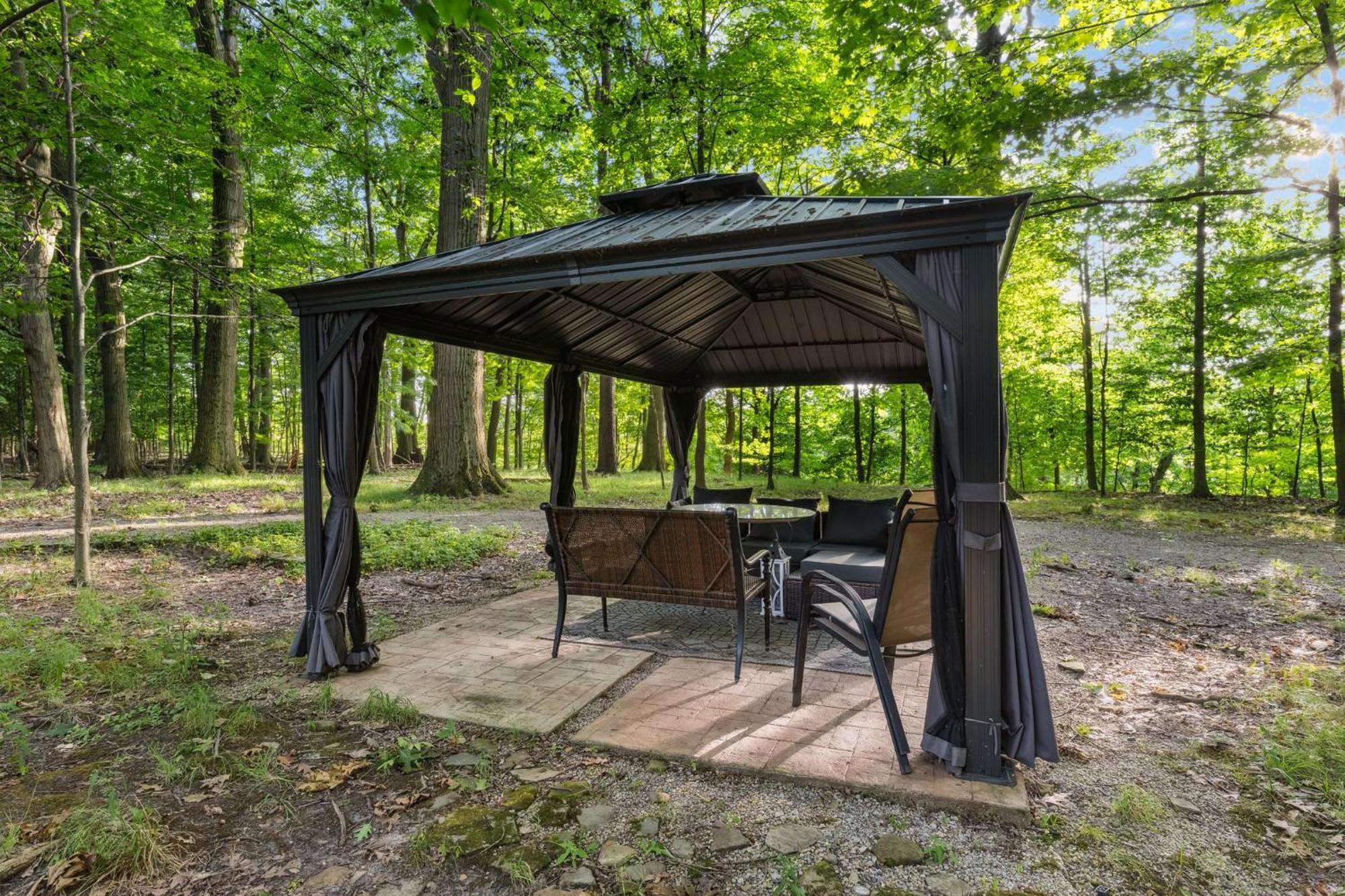 Log Cabin - Natures Oasis - Fire Pit & Gazebo Cleveland Luaran gambar