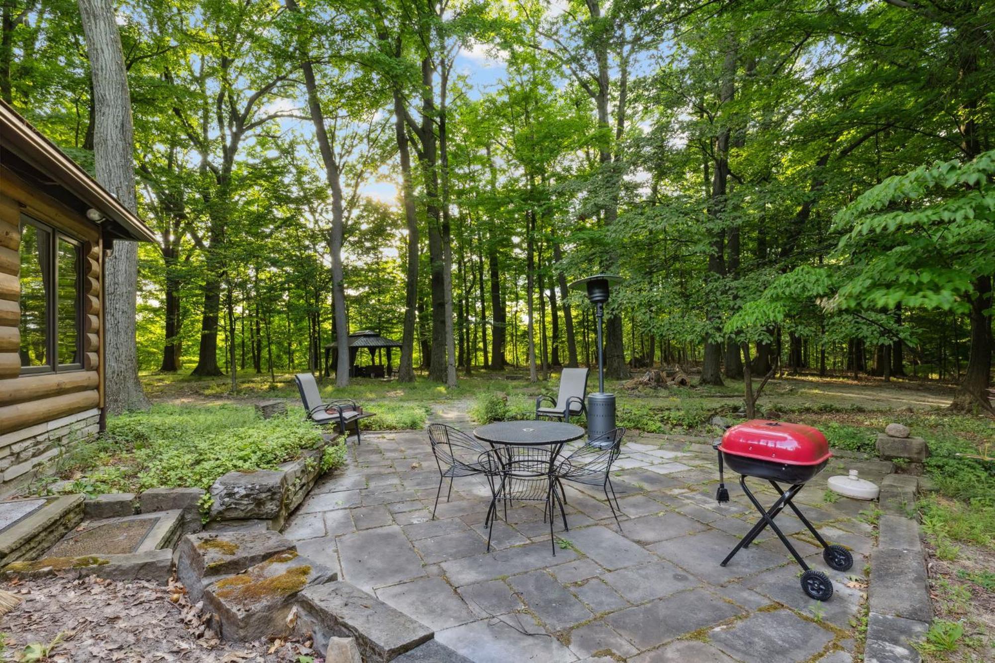 Log Cabin - Natures Oasis - Fire Pit & Gazebo Cleveland Luaran gambar